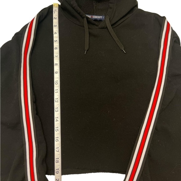 Roma Concept - Black Cropped Hoodie with Red strips - Size Large - Picture 4 of 9